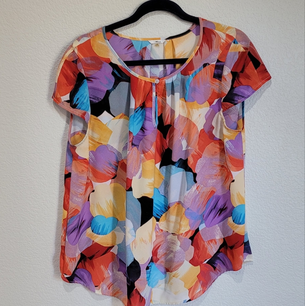 Short sleeve, flower pattern blouse
